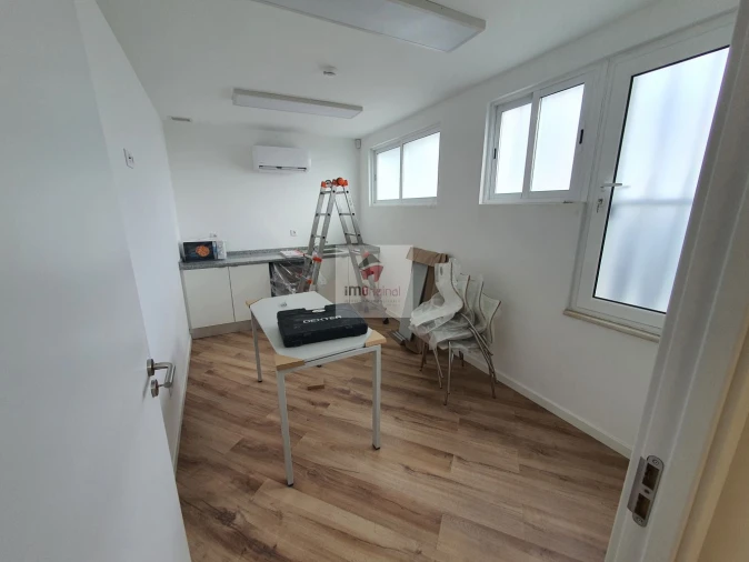 Loja para Venda em Mafamude e Vilar do Paraíso Foto 21