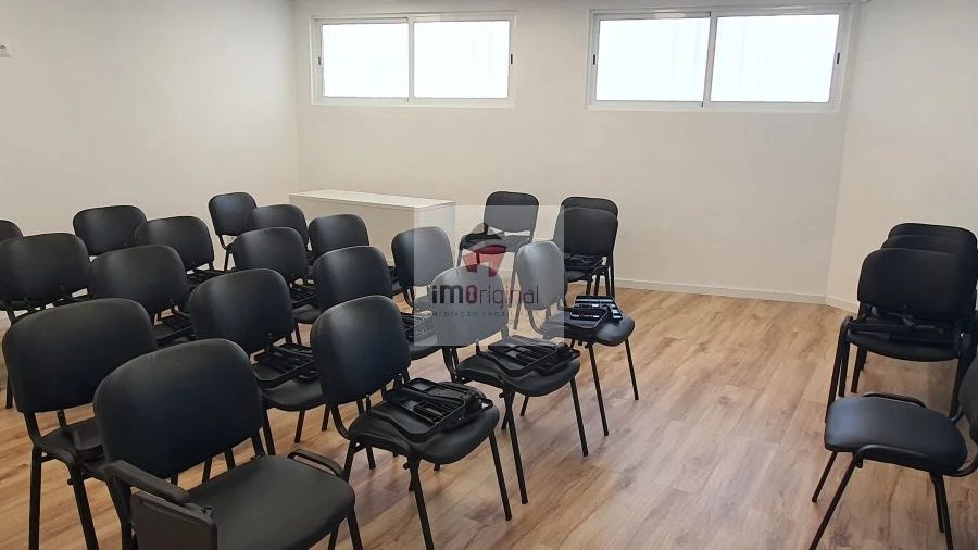 Loja para Venda em Mafamude e Vilar do Paraíso
