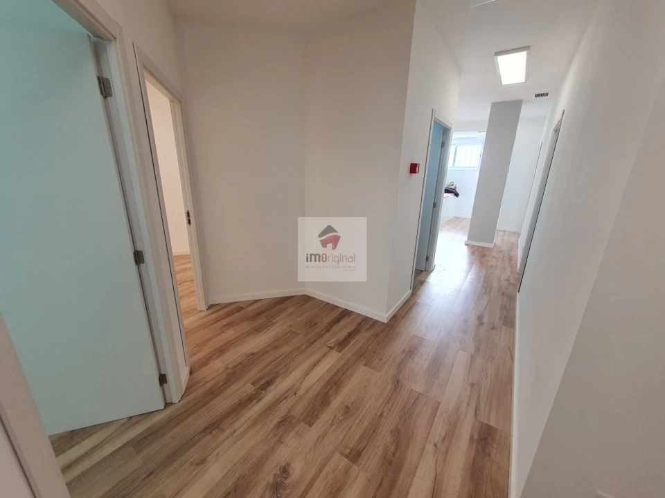 Loja para Venda em Mafamude e Vilar do Paraíso Foto 15