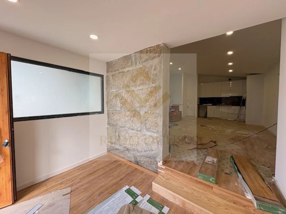 Moradia T2 para Venda em Rio Meão Foto 2