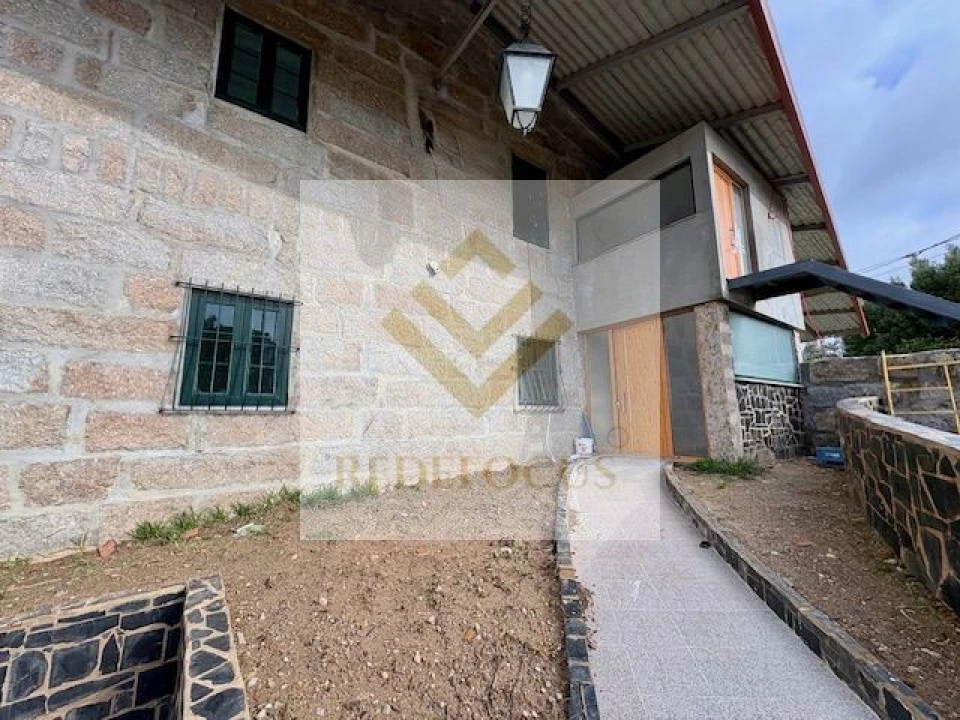 Moradia T2 para Venda em Rio Meão Foto 2