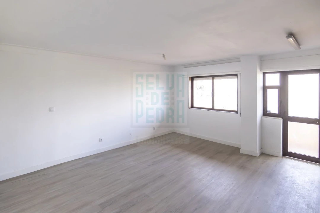 Apartamento T2 para Venda em Rio Tinto Foto 4