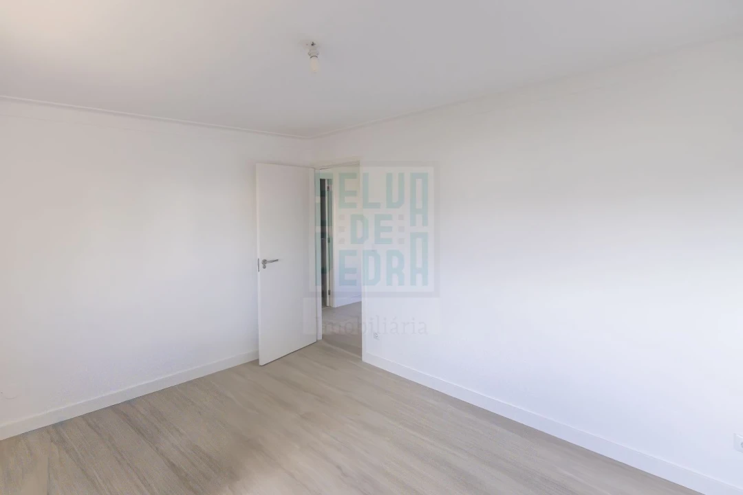 Apartamento T2 para Venda em Rio Tinto Foto 10