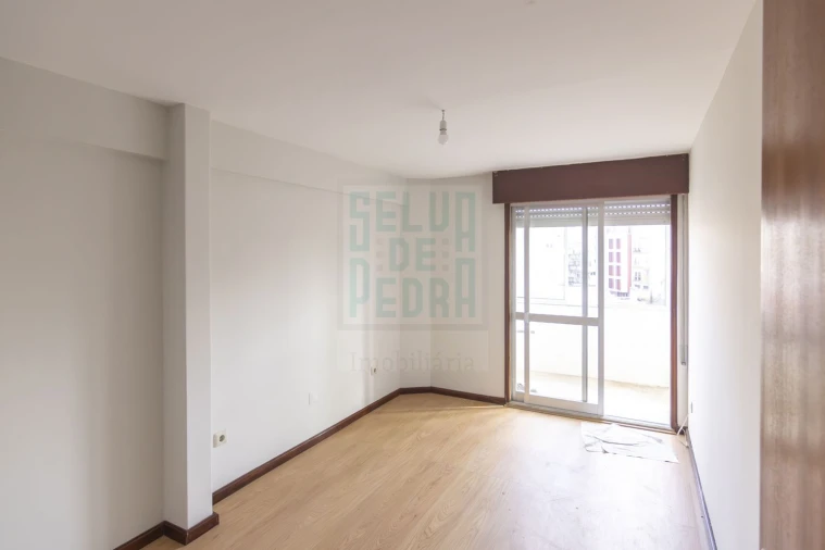 Apartamento T2 para Venda em Cedofeita, Santo Ildefonso, Sé, Miragaia, São Nicolau e Vitória Foto 11