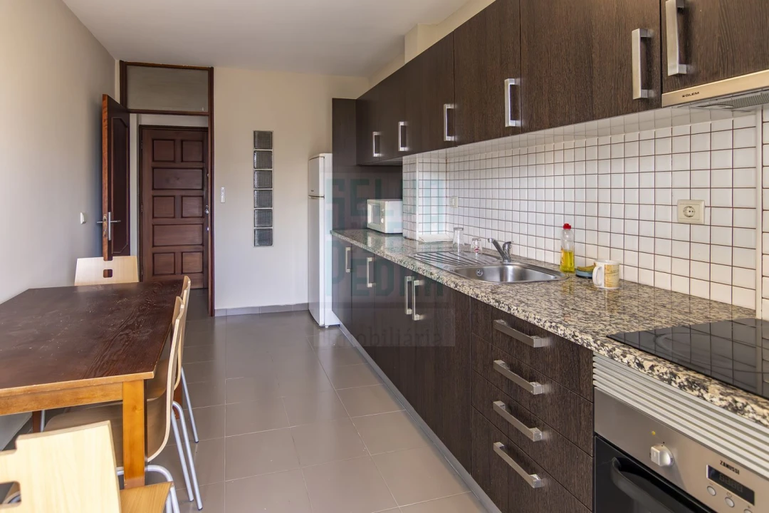 Apartamento T2 para Venda em Cedofeita, Santo Ildefonso, Sé, Miragaia, São Nicolau e Vitória Foto 3