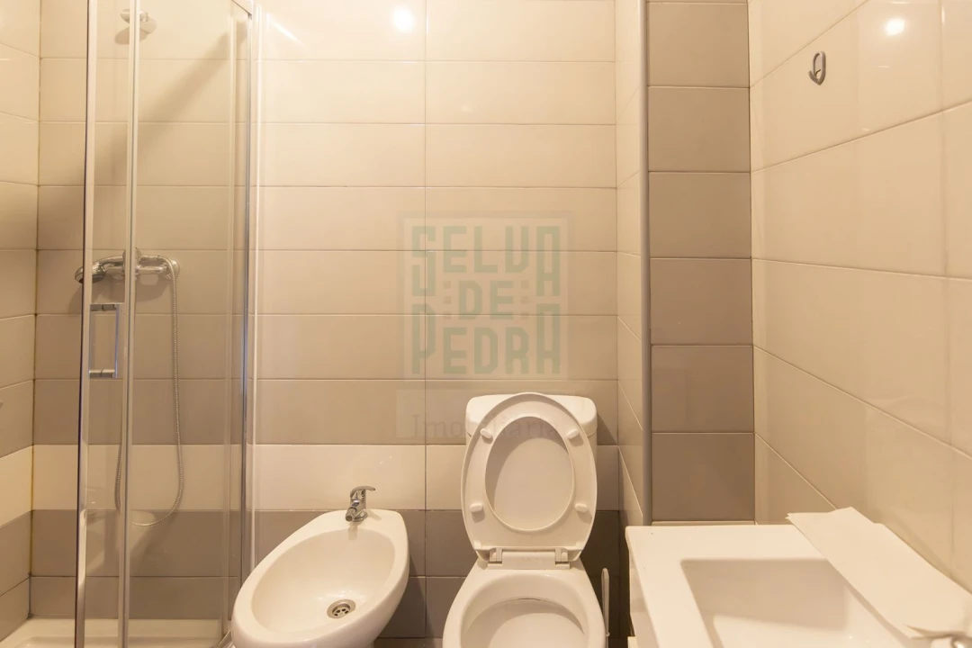 Apartamento T2 para Venda em Cedofeita, Santo Ildefonso, Sé, Miragaia, São Nicolau e Vitória Foto 16