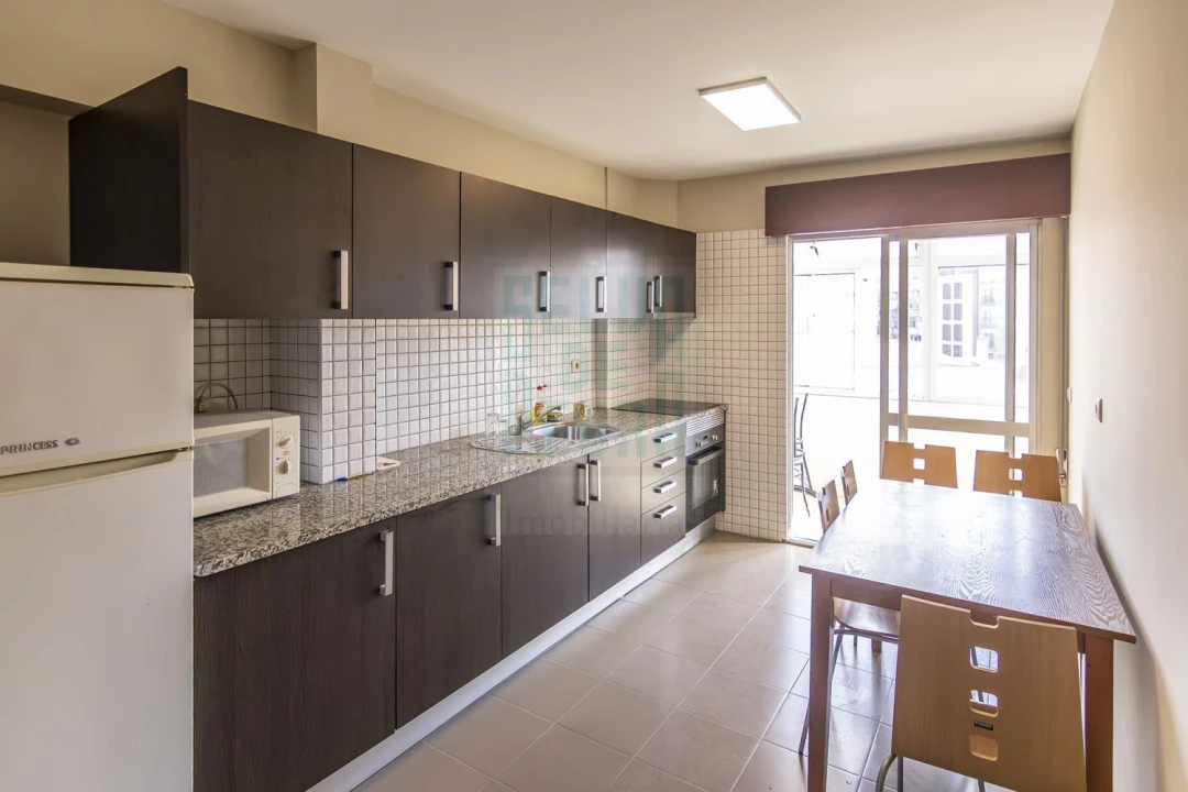 Apartamento T2 para Venda em Cedofeita, Santo Ildefonso, Sé, Miragaia, São Nicolau e Vitória Foto 2