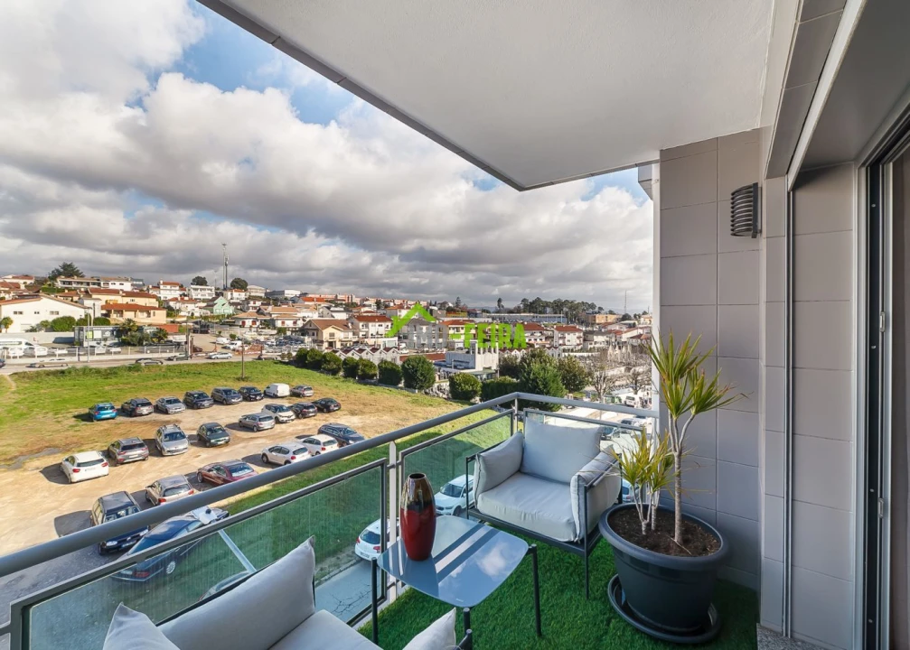 Apartamento T3 para Venda em Arrifana Foto 2
