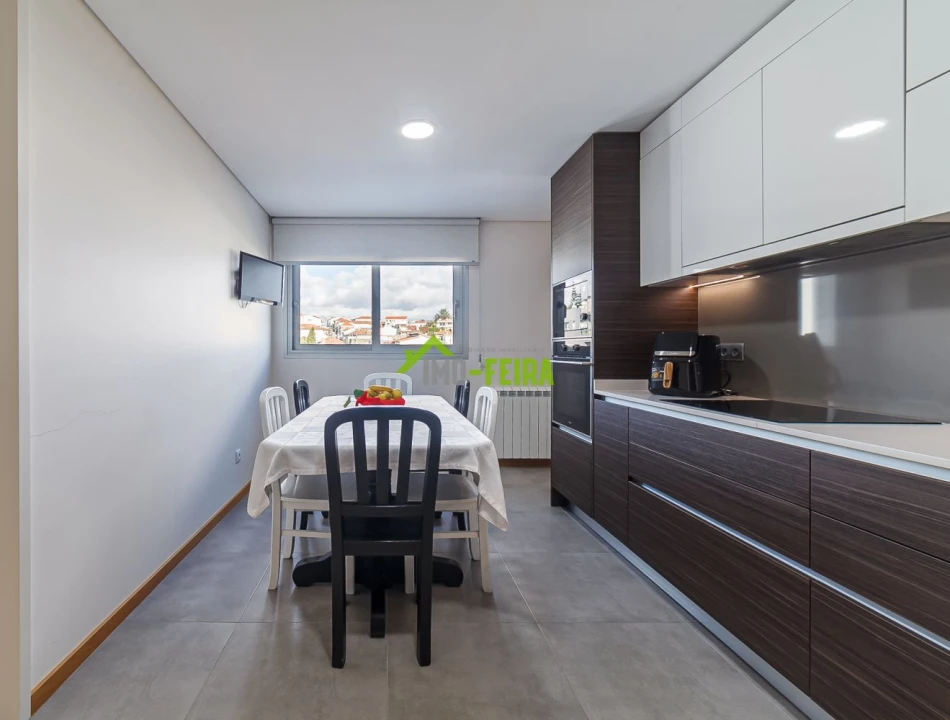 Apartamento T3 para Venda em Arrifana Foto 32