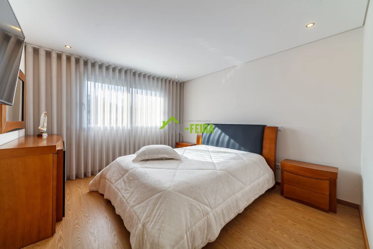 Apartamento T3 para Venda em Arrifana Foto 14