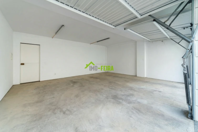 Apartamento T3 para Venda em Arrifana Foto 44