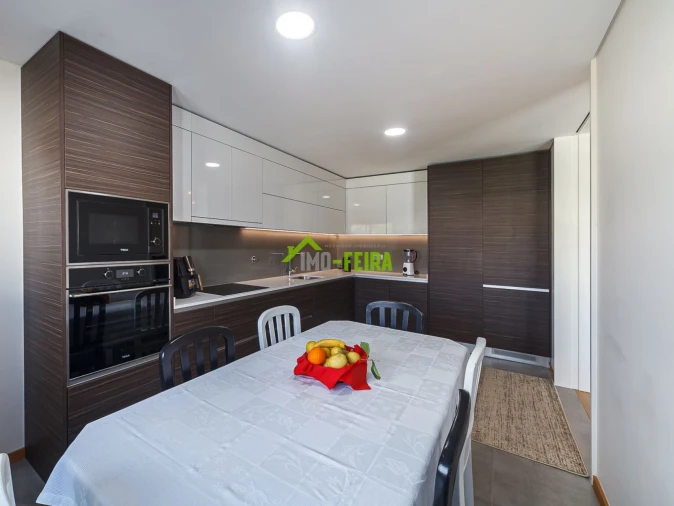 Apartamento T3 para Venda em Arrifana Foto 31