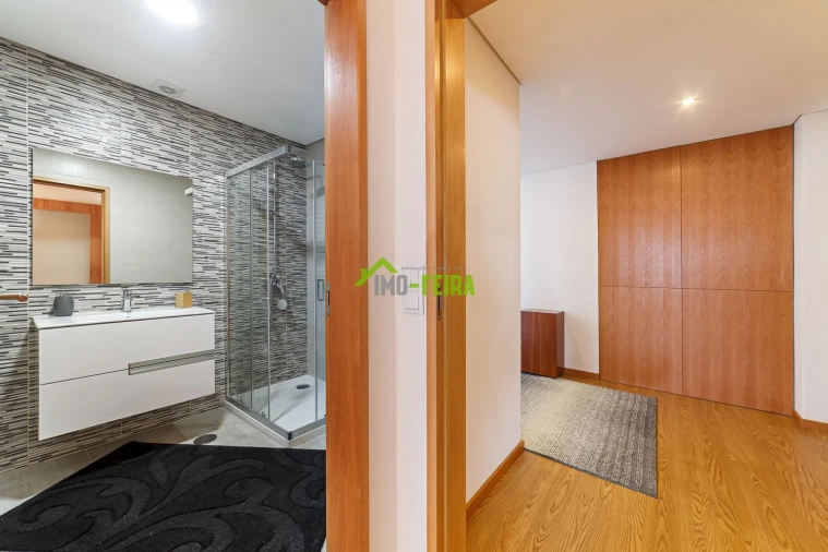 Apartamento T3 para Venda em Arrifana Foto 42