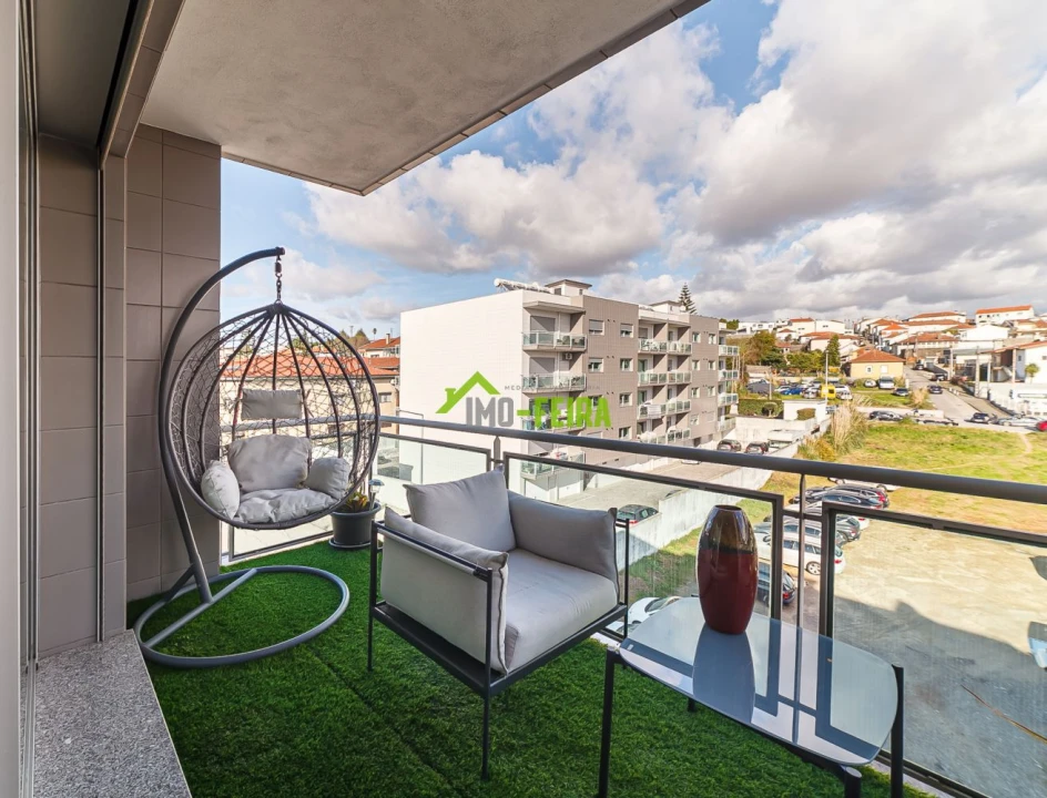 Apartamento T3 para Venda em Arrifana Foto 1