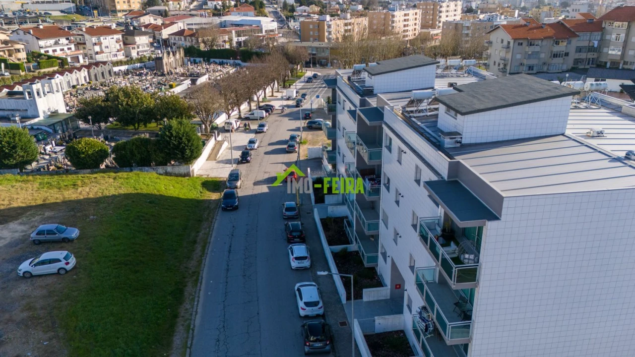 Apartamento T3 para Venda em Arrifana Foto 46