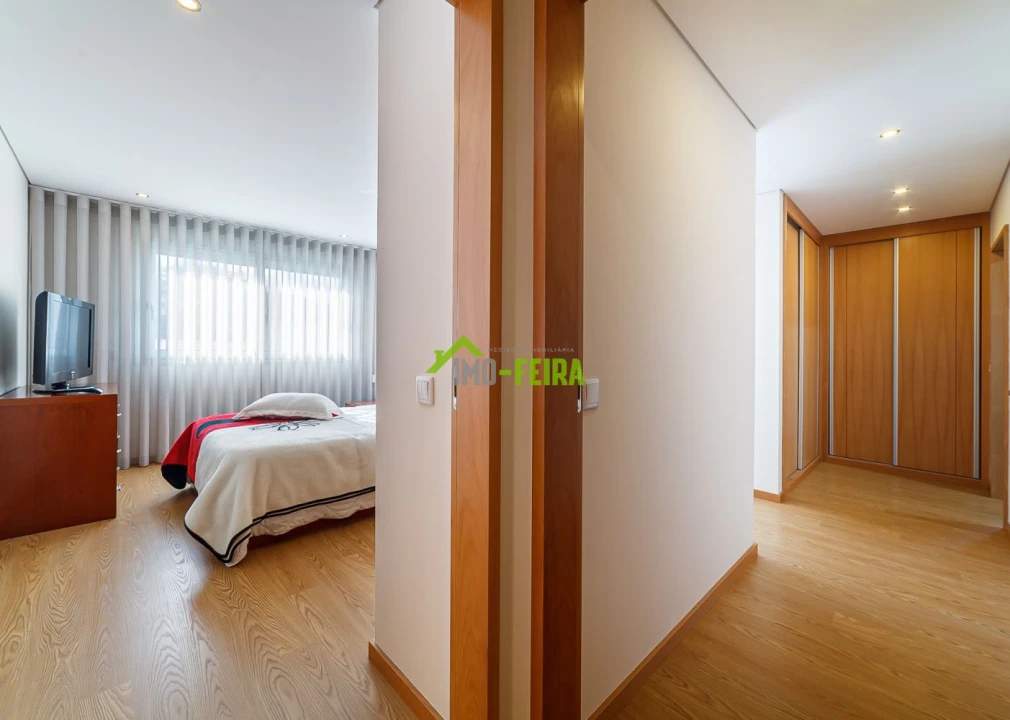 Apartamento T3 para Venda em Arrifana Foto 16