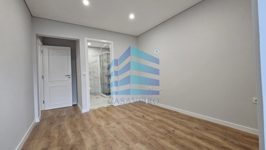 Apartamento T2 para Venda em Esgueira Foto 6