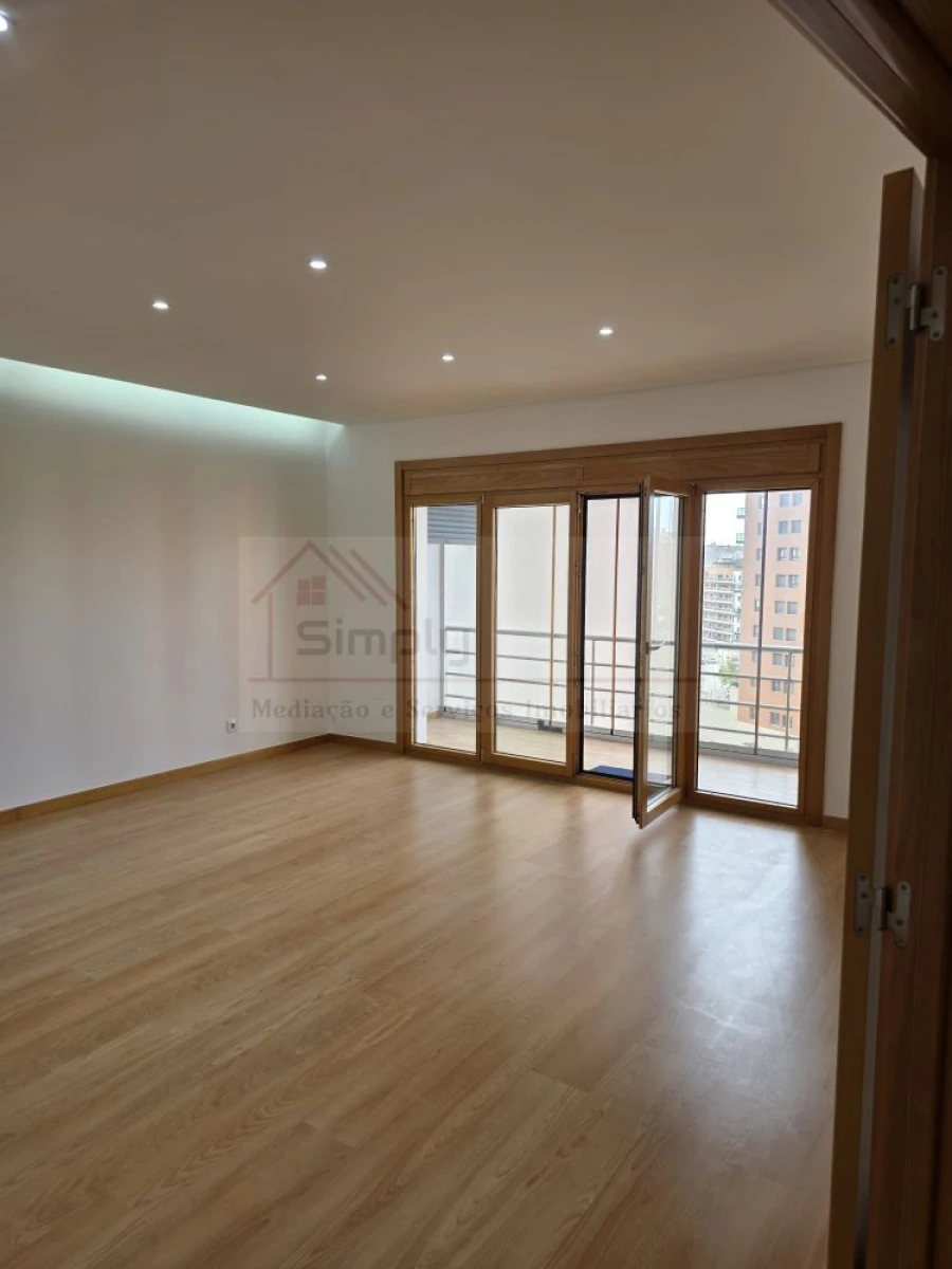 Apartamento T3 para Venda em Odivelas Foto 11