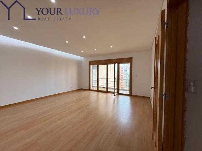 Apartamento T3 para Venda em Odivelas Foto 2