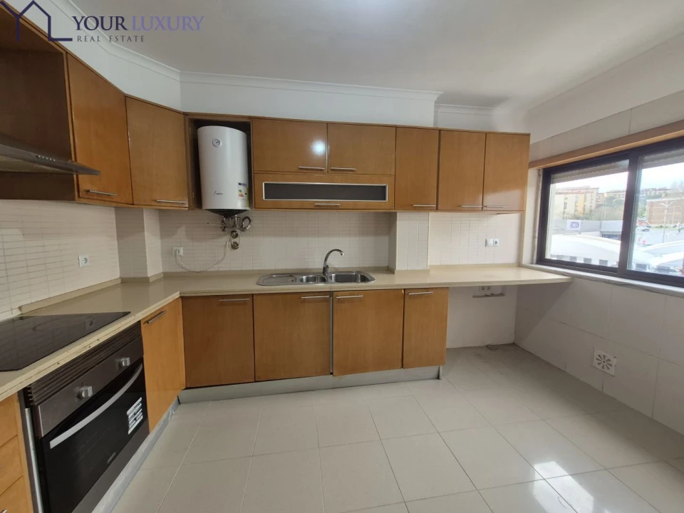 Apartamento T3 para Venda em Rio de Mouro Foto 3