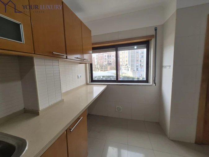 Apartamento T3 para Venda em Rio de Mouro Foto 5