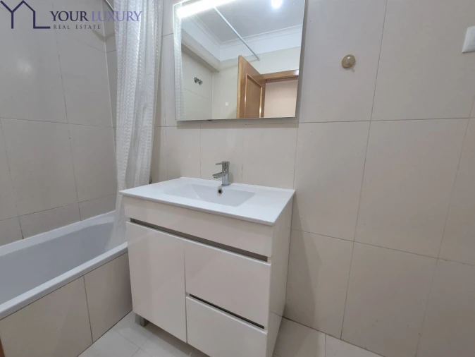 Apartamento T3 para Venda em Rio de Mouro Foto 19