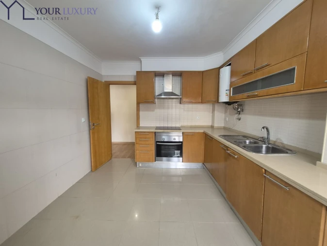 Apartamento T3 para Venda em Rio de Mouro Foto 7