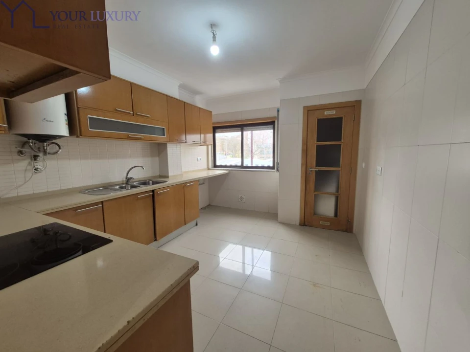 Apartamento T3 para Venda em Rio de Mouro Foto 2