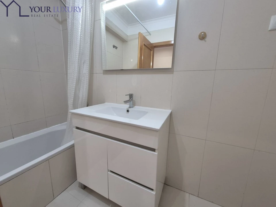 Apartamento T3 para Venda em Rio de Mouro Foto 19