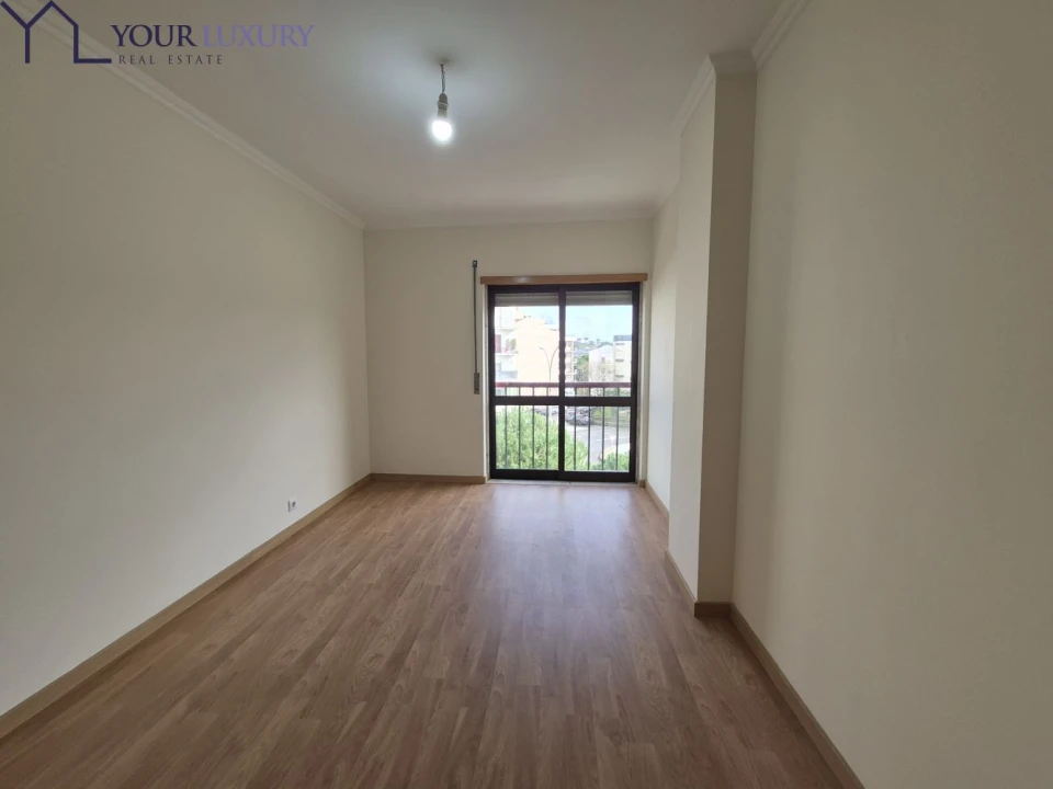 Apartamento T3 para Venda em Rio de Mouro Foto 27