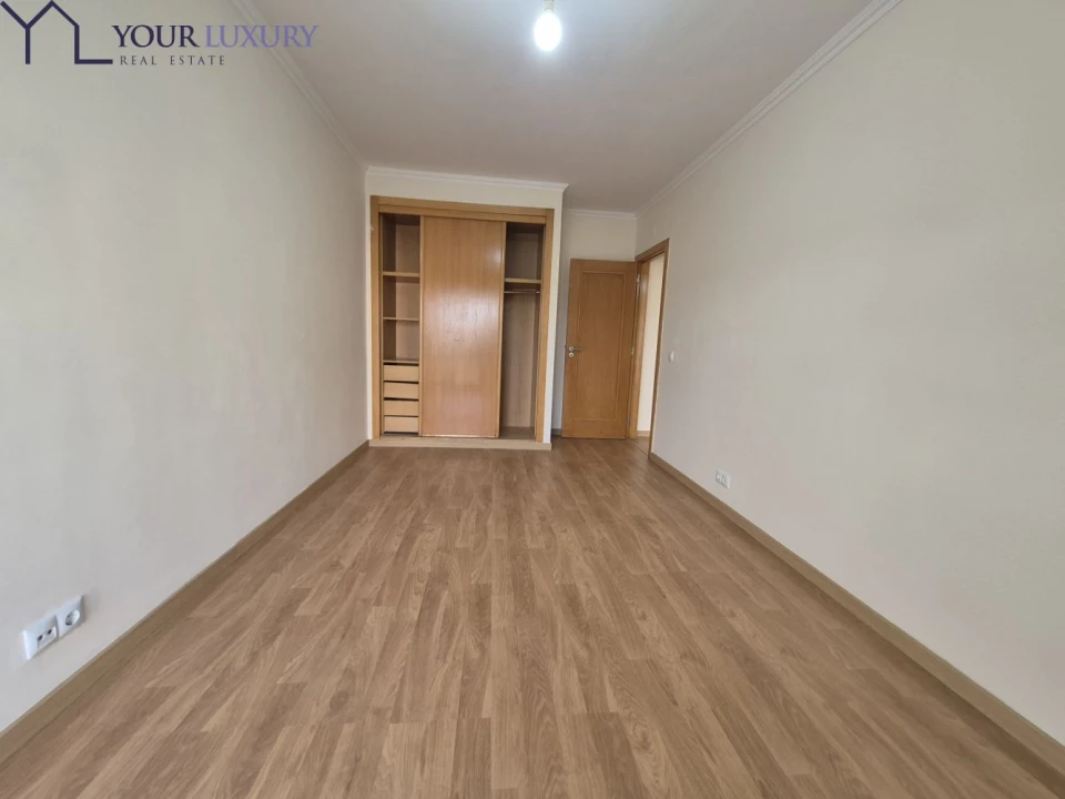 Apartamento T3 para Venda em Rio de Mouro Foto 25