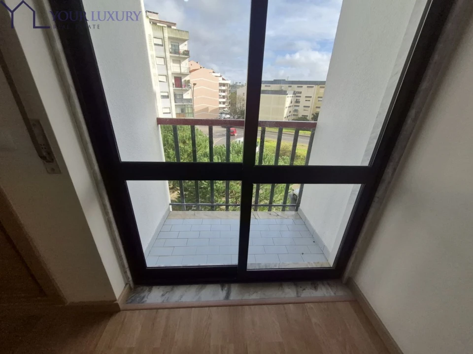 Apartamento T3 para Venda em Rio de Mouro Foto 23