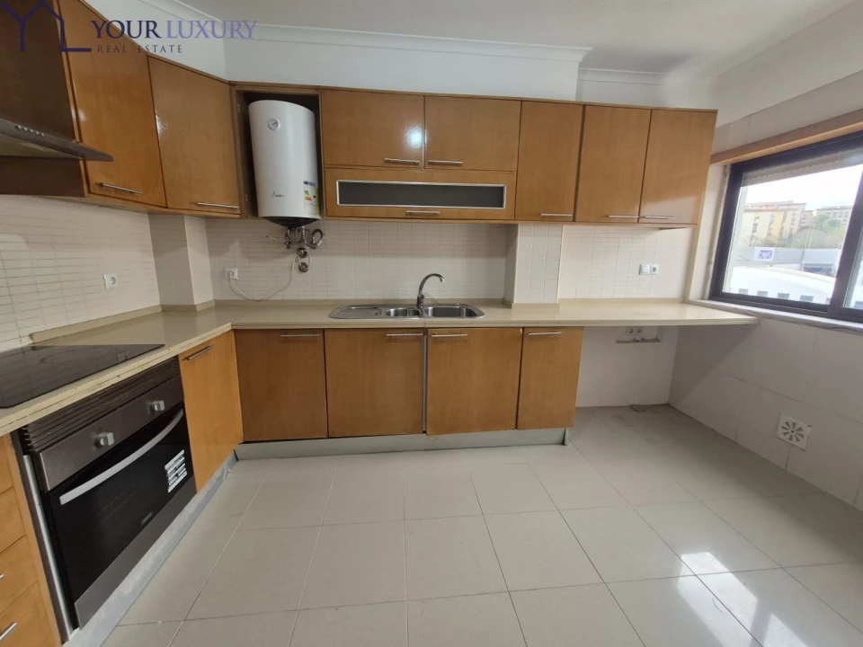 Apartamento T3 para Venda em Rio de Mouro Foto 4