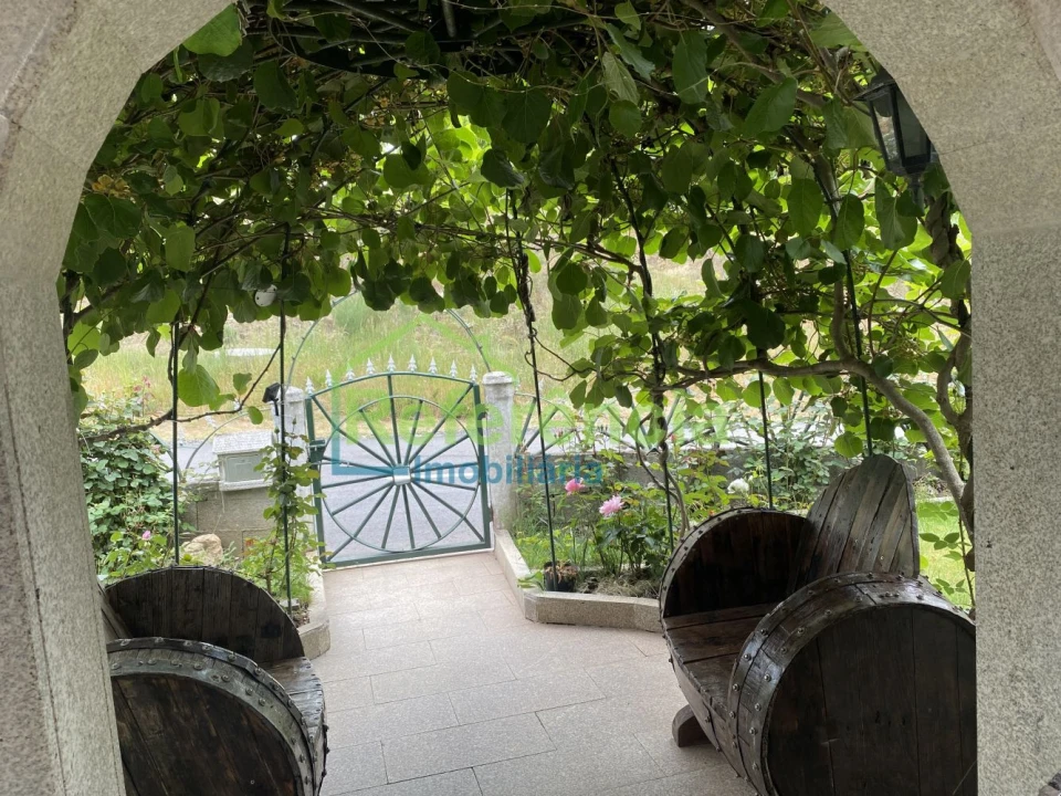 Moradia T4 para Venda em Travancas e Roriz Foto 2