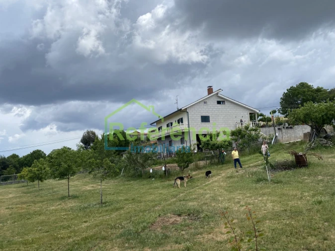 Moradia T4 para Venda em Travancas e Roriz Foto 1