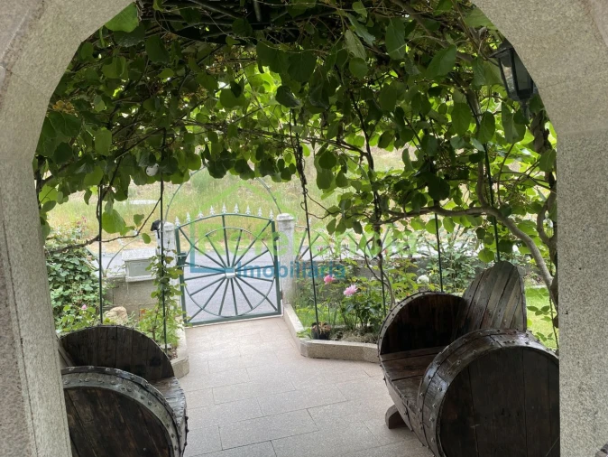 Moradia T4 para Venda em Travancas e Roriz Foto 2