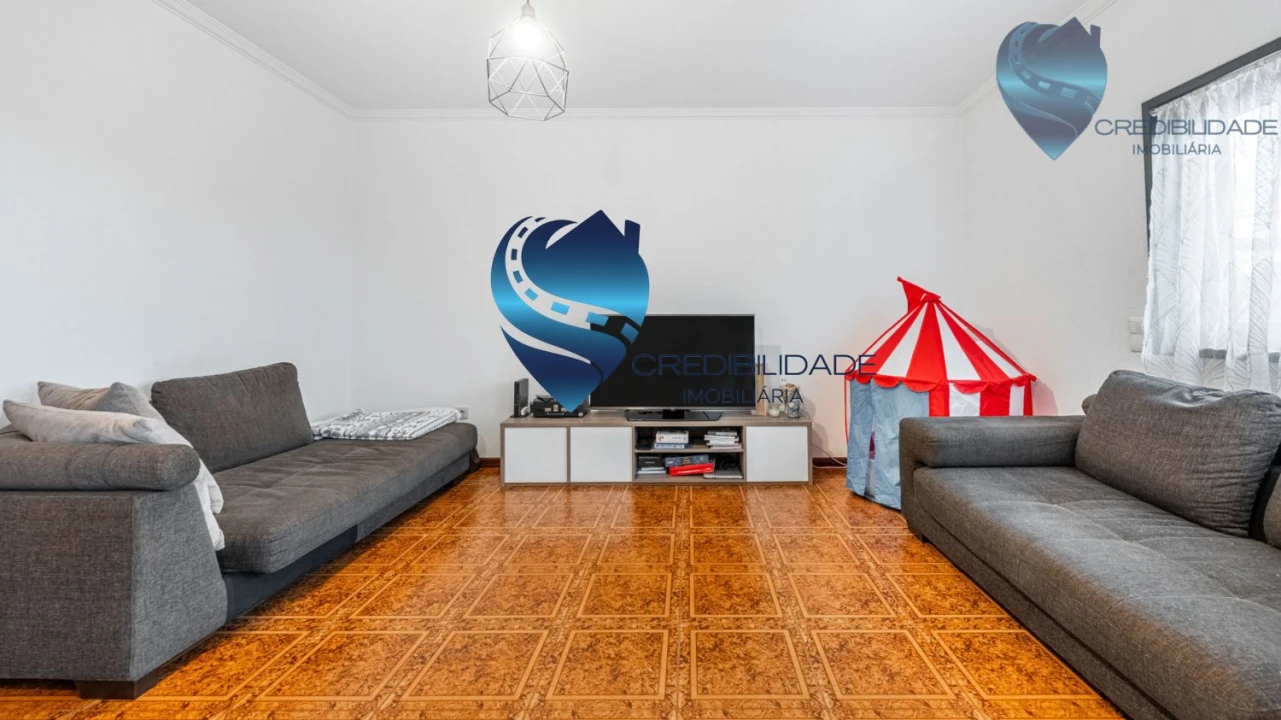 Moradia T3 para Venda em Azurem Foto 5