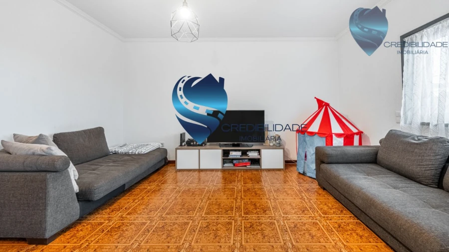 Moradia T3 para Venda em Azurem Foto 5