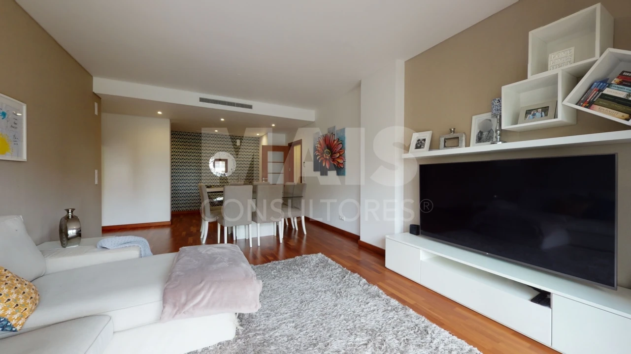 Apartamento T3 para Arrendamento em Sacavém e Prior Velho Foto 9