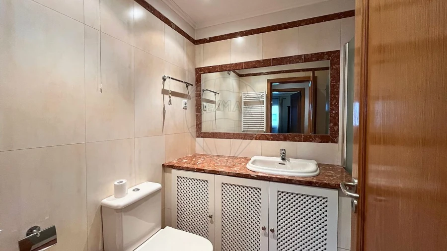 Apartamento T3 para Venda em Carnide Foto 5