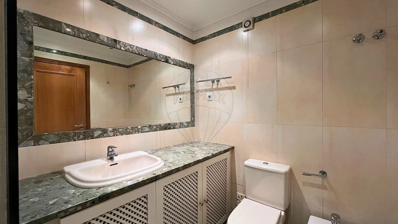 Apartamento T3 para Venda em Carnide Foto 23