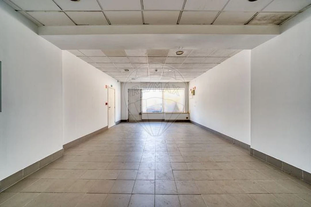 Loja para Arrendamento em Marvila, Ribeira Santarém, São Salvador, São Nicolau Foto 4