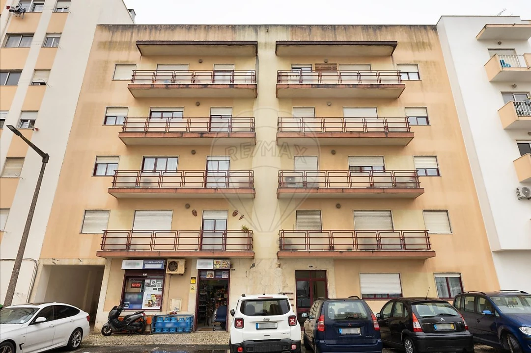 Apartamento T3 para Venda em Carregado e Cadafais Foto 12