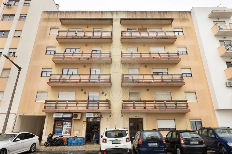 Apartamento T3 para Venda em Carregado e Cadafais Foto 12