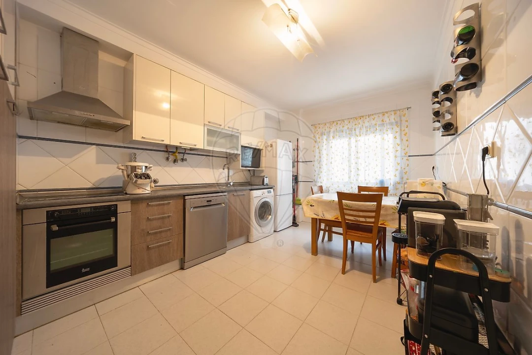 Apartamento T3 para Venda em Carregado e Cadafais Foto 1