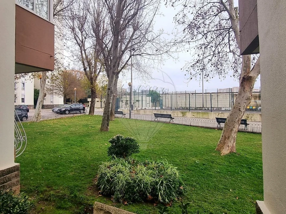 Apartamento T3 para Arrendamento em Lumiar Foto 22