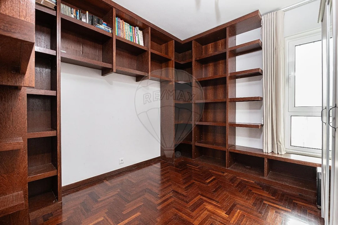 Apartamento T3 para Arrendamento em Lumiar Foto 15