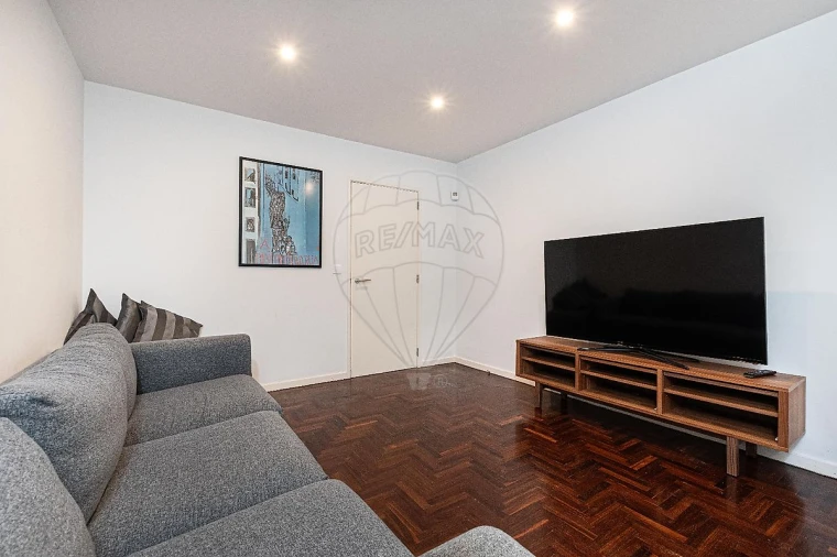 Apartamento T3 para Arrendamento em Lumiar Foto 6