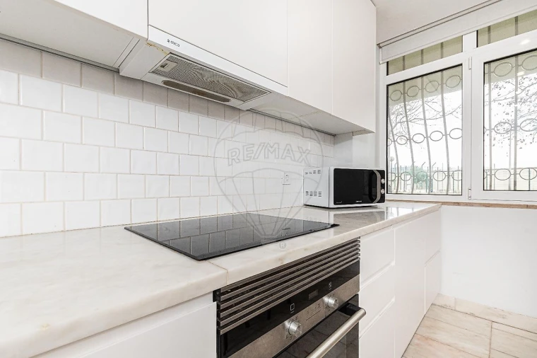 Apartamento T3 para Arrendamento em Lumiar Foto 19