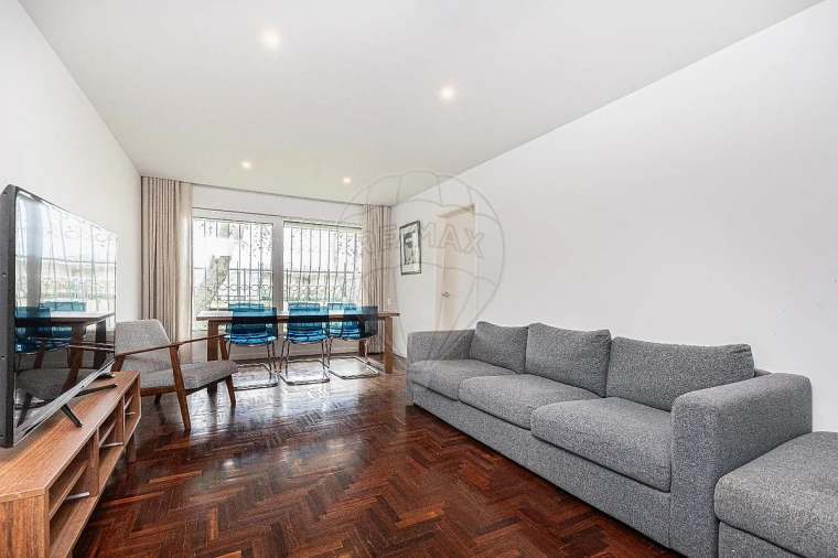 Apartamento T3 para Arrendamento em Lumiar Foto 12